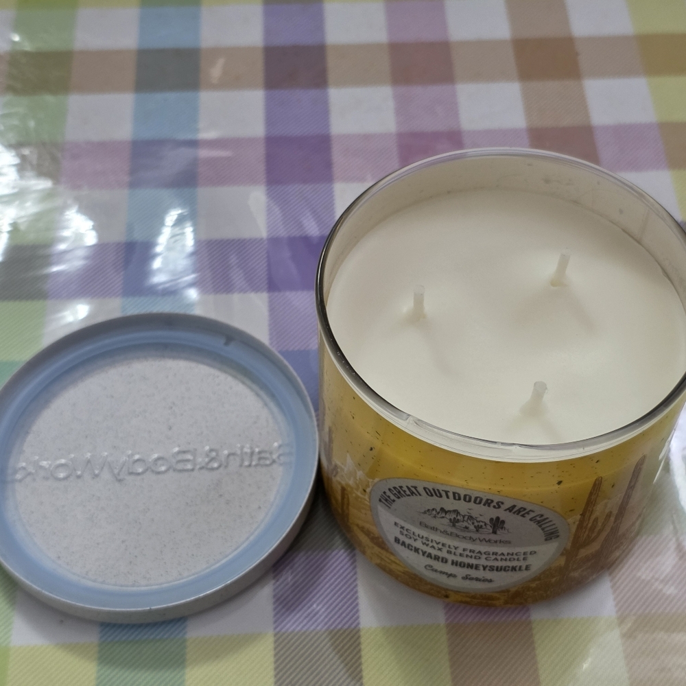 Bath & Body Works Backyard Honeysuckle 3-Wick Candle NEW RARE Design - Picture 4 of 5